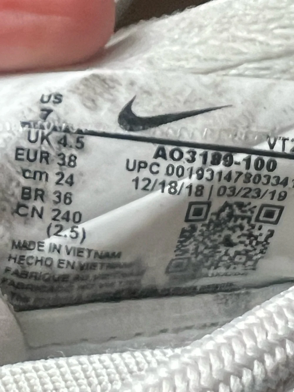 Nike Wmns Air Max FF 720 SIZE 7.